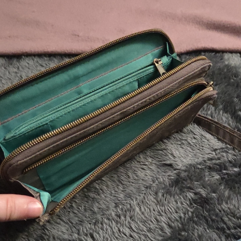 Travelon Brown Wristlet with Teal Interior